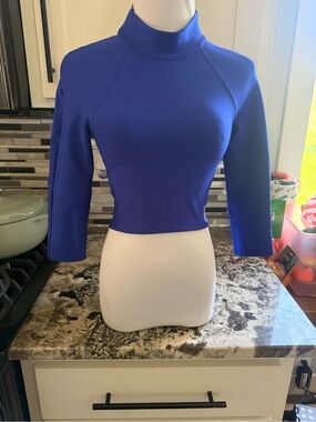 Rare ALO Yoga Cropped Mock Neck Long Sleeve Top in Royal Blue